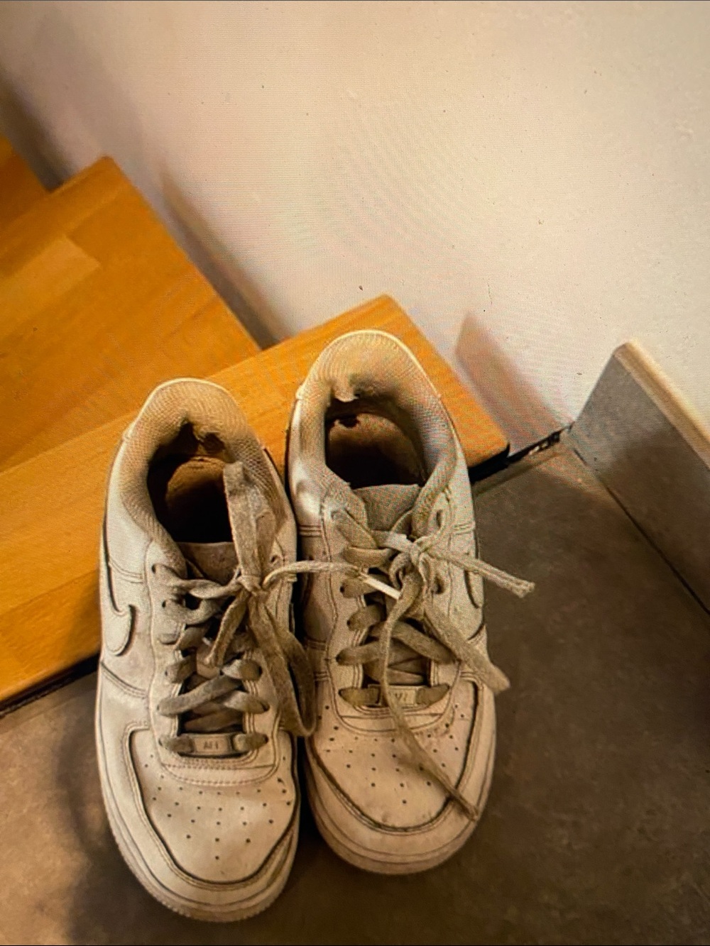 Nike Men’s Low-Top Sneakers — Light Beige